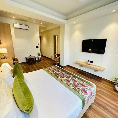 Crown Hotel Agra Near Taj Mahal Ngoại thất bức ảnh
