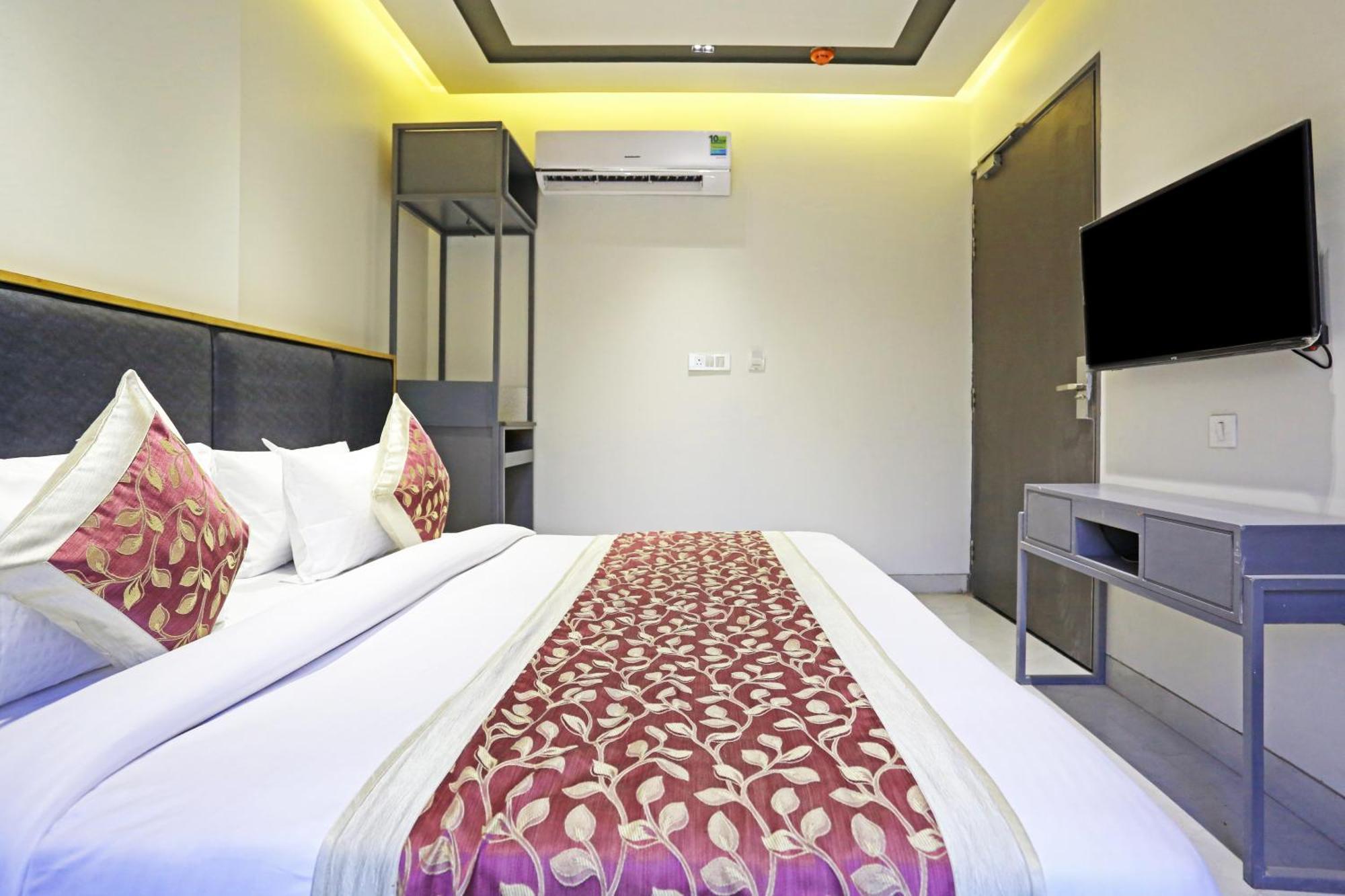 Crown Hotel Agra Near Taj Mahal Ngoại thất bức ảnh