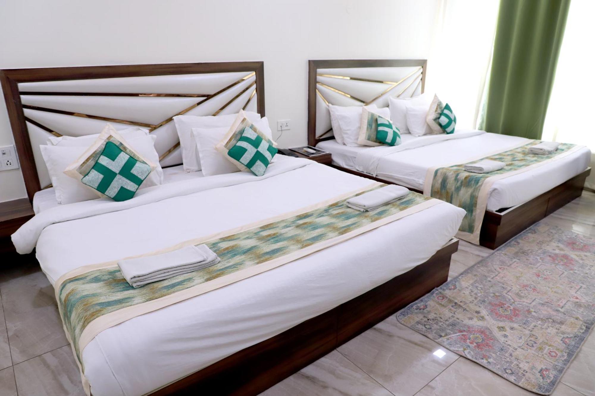 Crown Hotel Agra Near Taj Mahal Ngoại thất bức ảnh