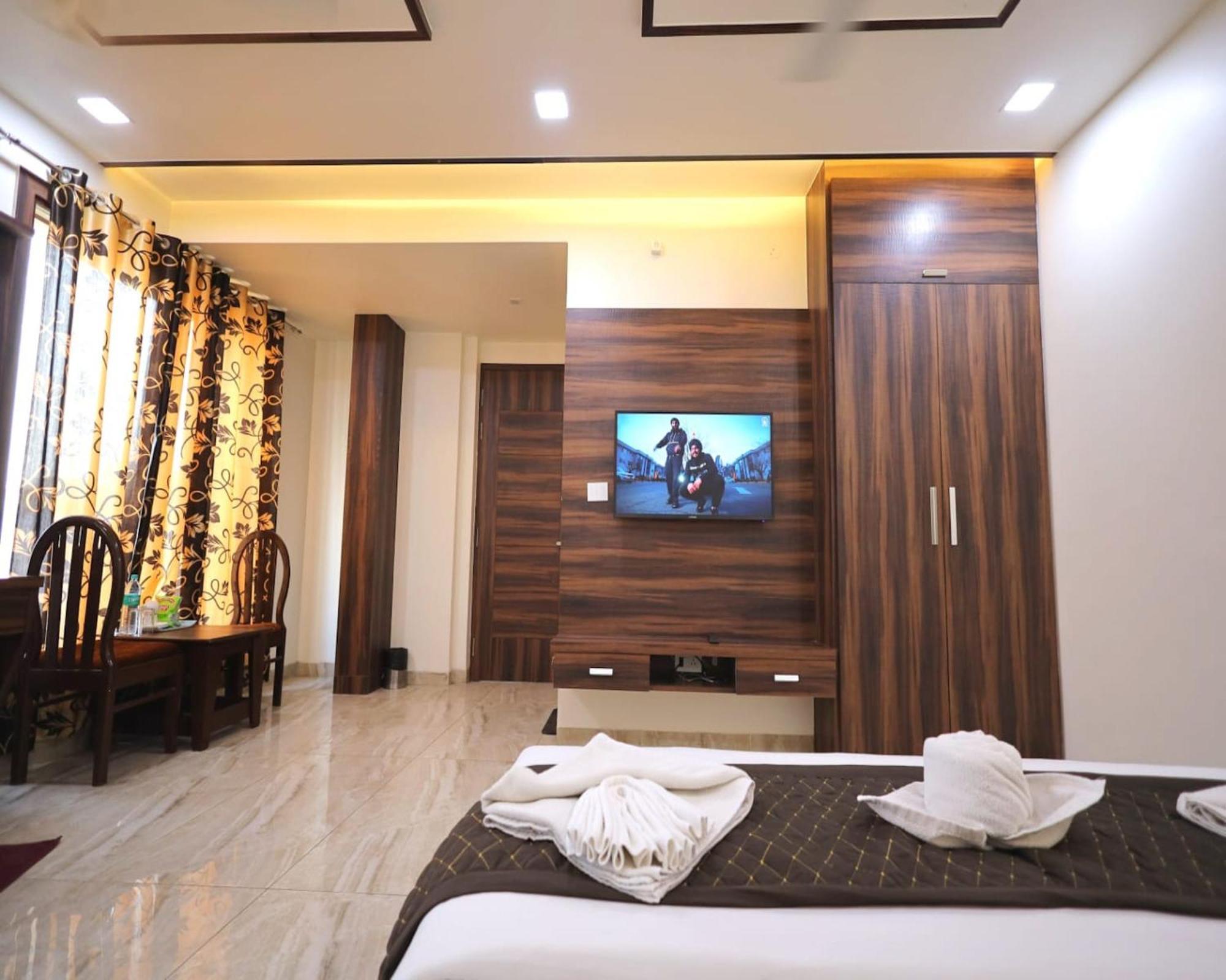 Crown Hotel Agra Near Taj Mahal Ngoại thất bức ảnh