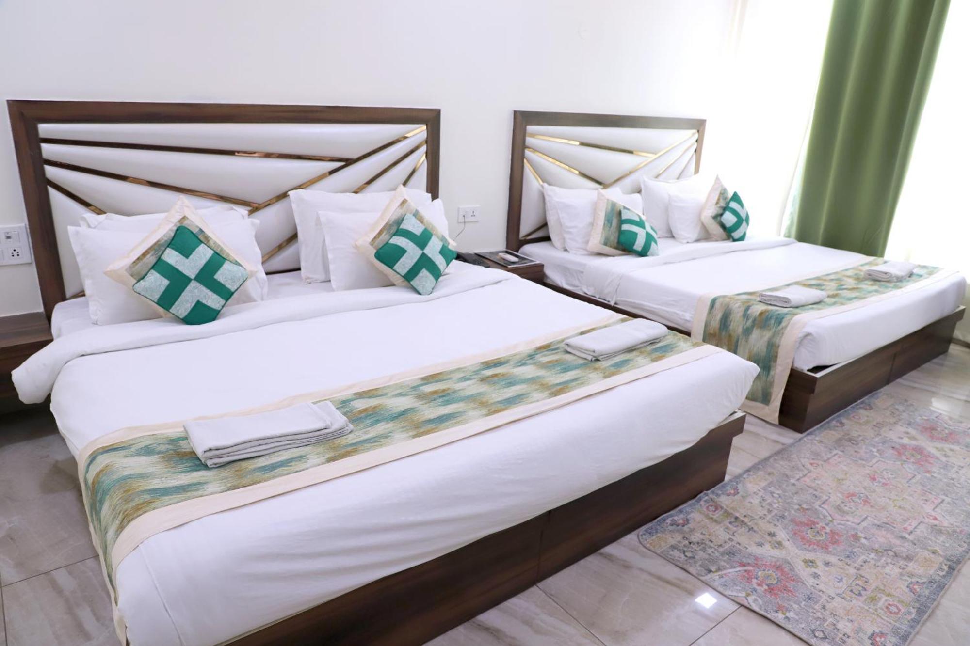 Crown Hotel Agra Near Taj Mahal Ngoại thất bức ảnh