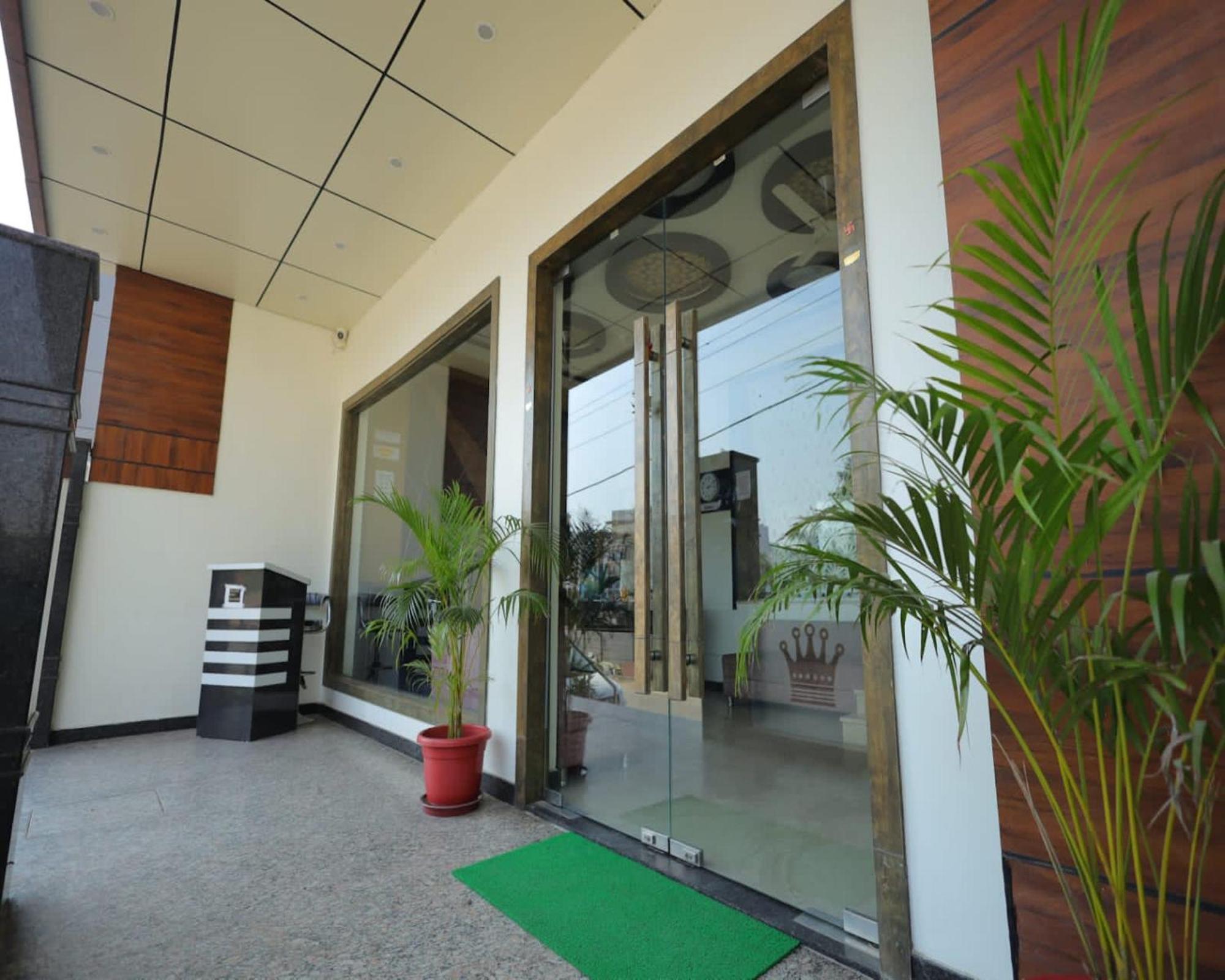 Crown Hotel Agra Near Taj Mahal Ngoại thất bức ảnh