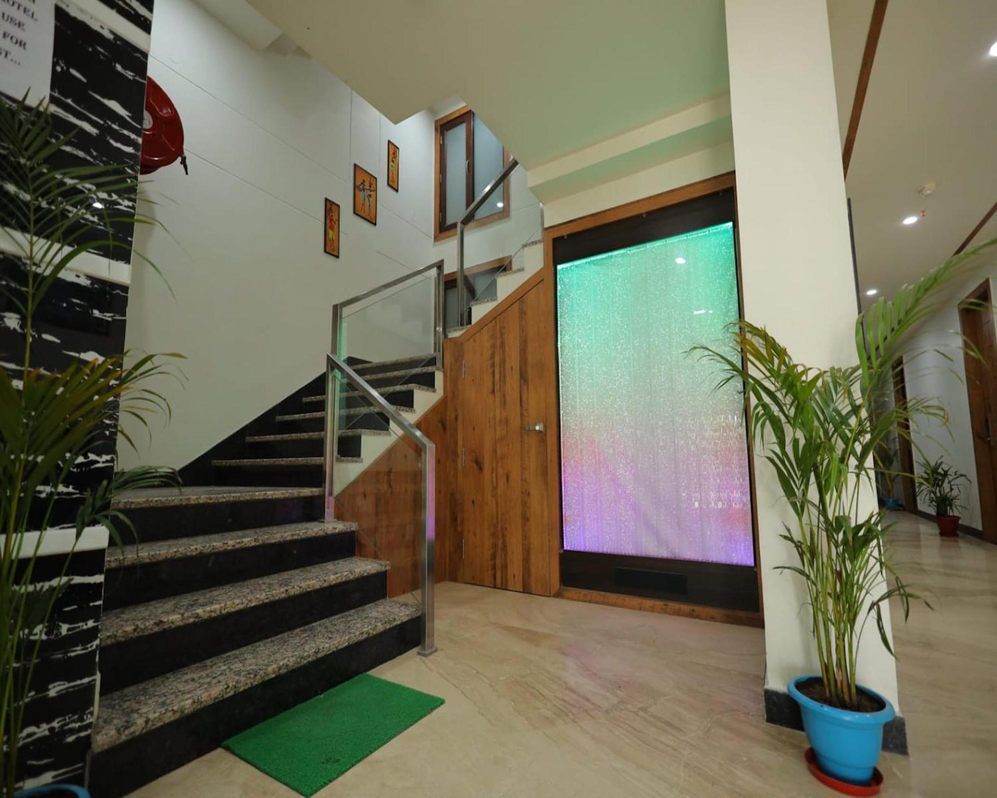 Crown Hotel Agra Near Taj Mahal Ngoại thất bức ảnh