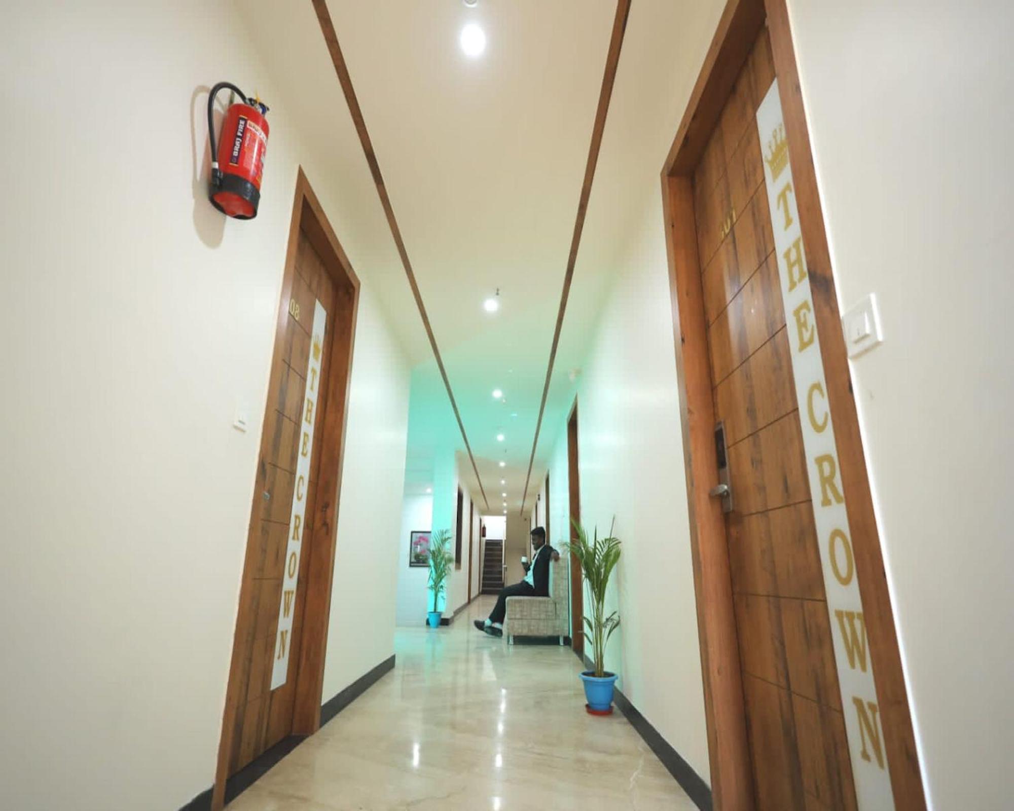 Crown Hotel Agra Near Taj Mahal Ngoại thất bức ảnh