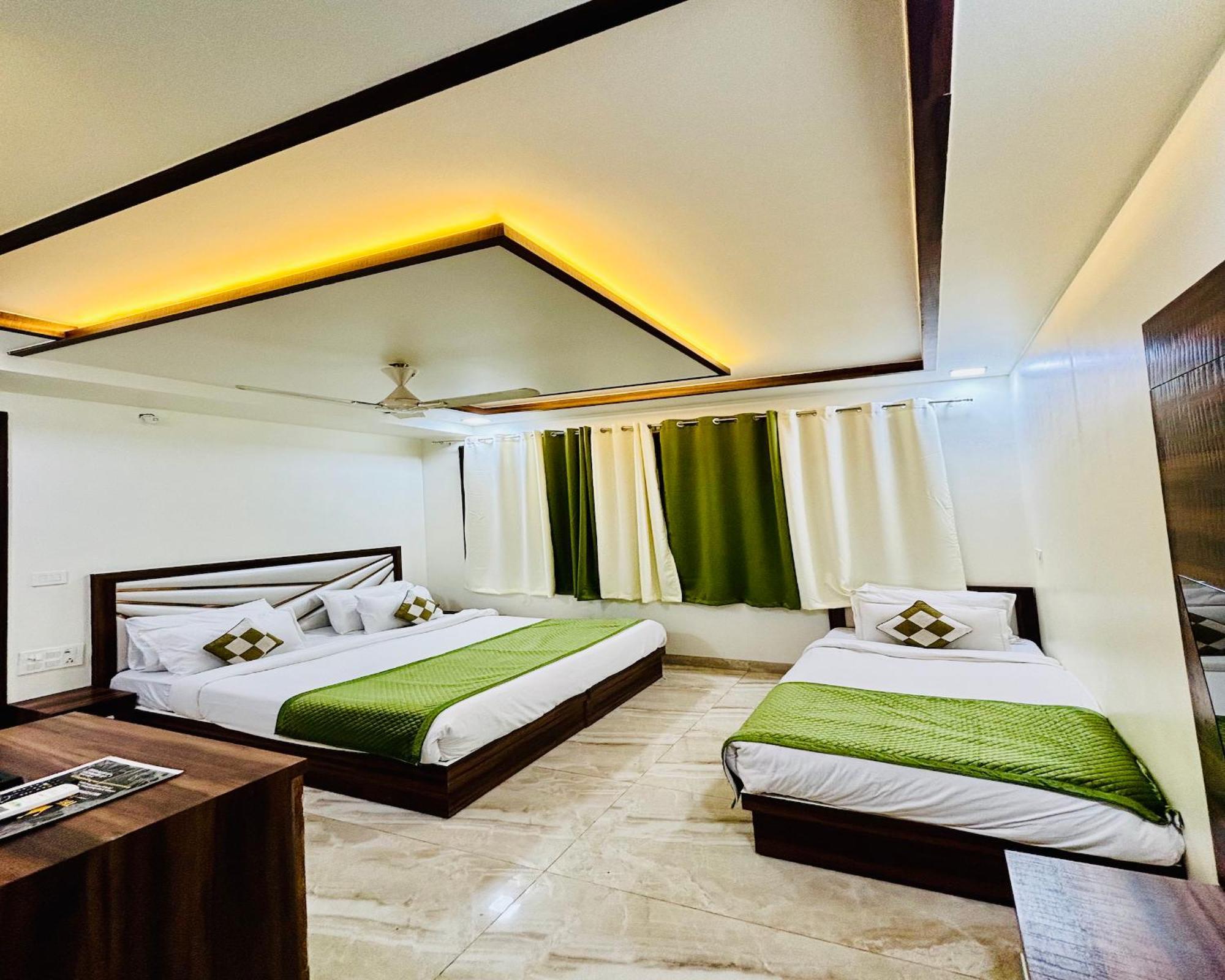 Crown Hotel Agra Near Taj Mahal Ngoại thất bức ảnh