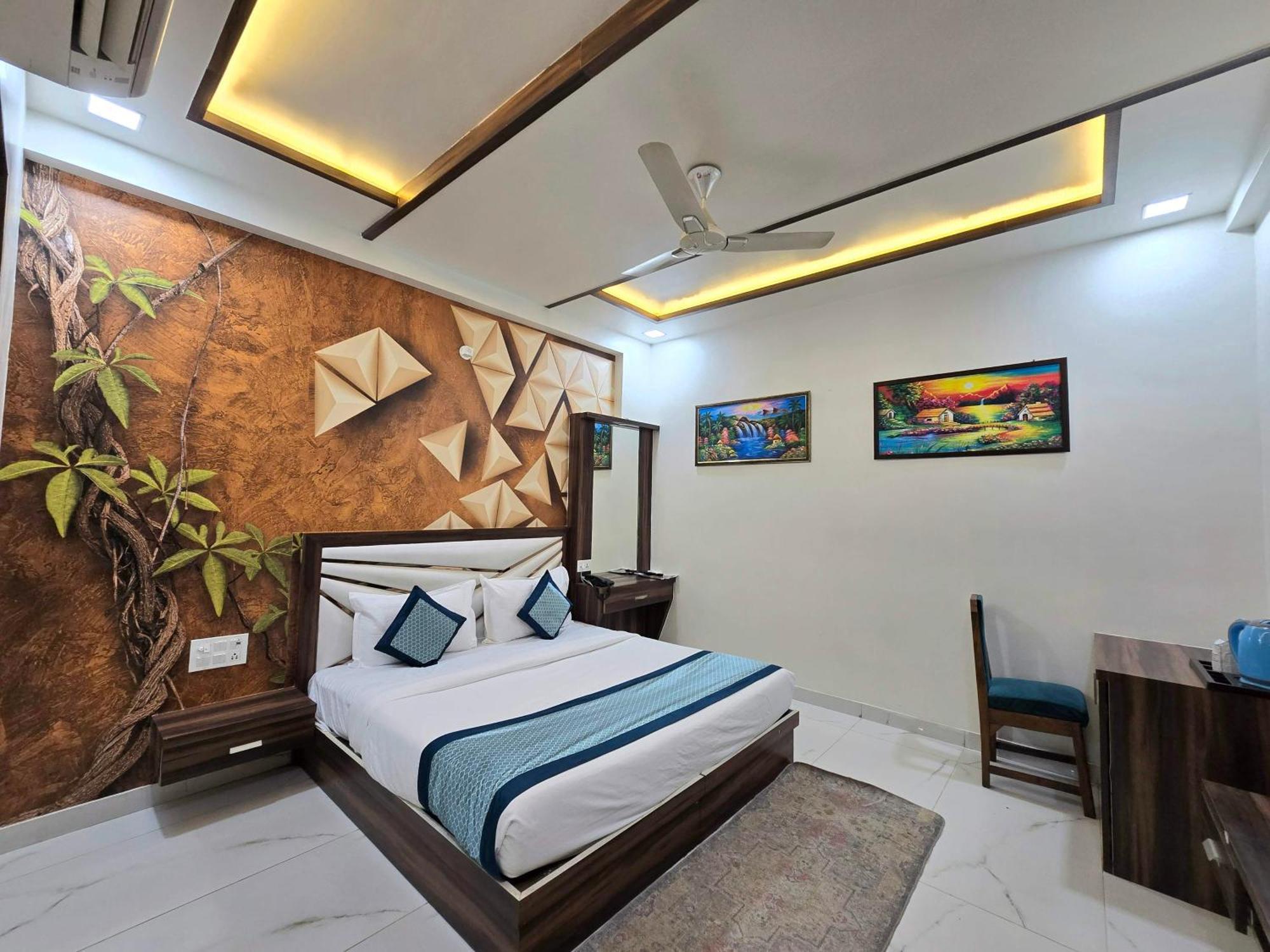 Crown Hotel Agra Near Taj Mahal Phòng bức ảnh